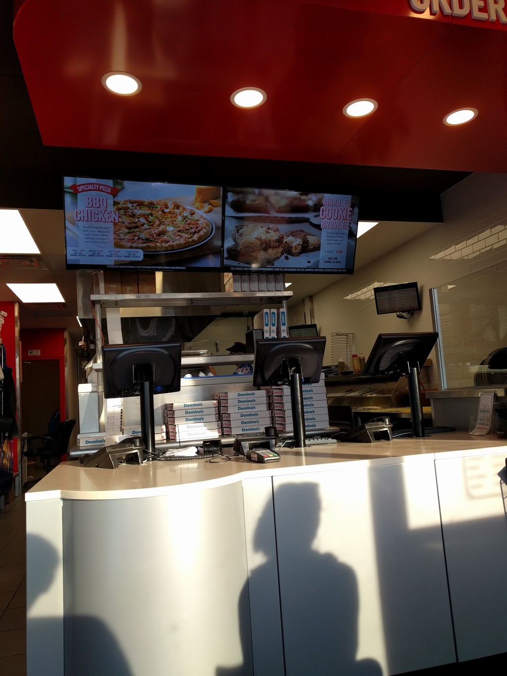 Dominos | 1038 Burnhamthorpe Rd E, Mississauga, ON L4Y 2X6, Canada | Phone: (905) 238-4999