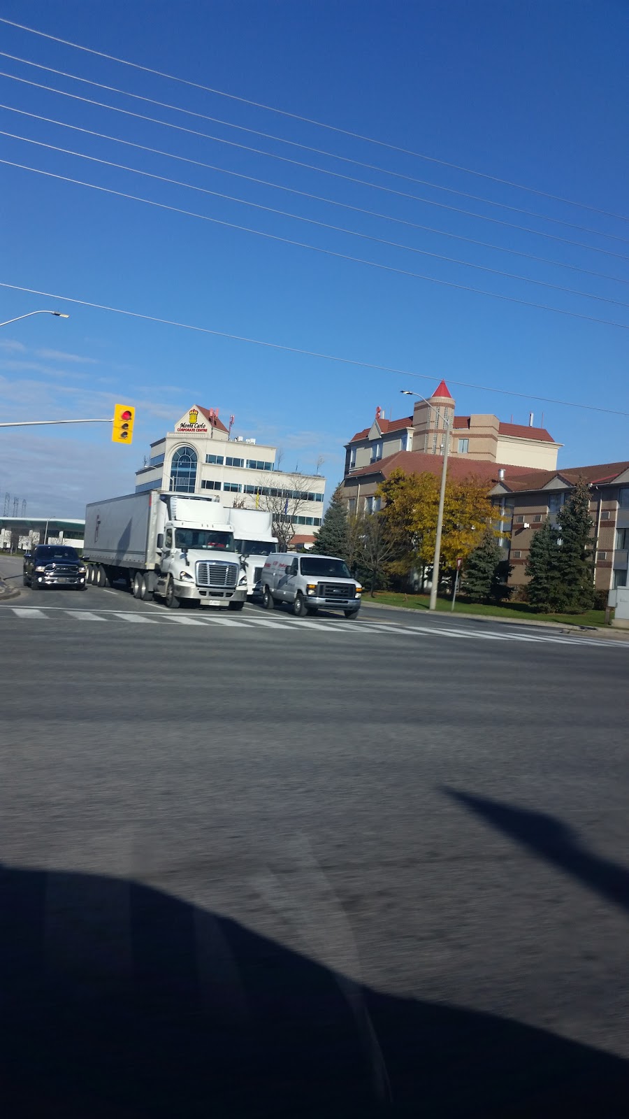 Monte Carlo Hotel Motel International | 5 Edwards Blvd, Mississauga, ON L5T 2Z7, Canada | Phone: (800) 363-6400