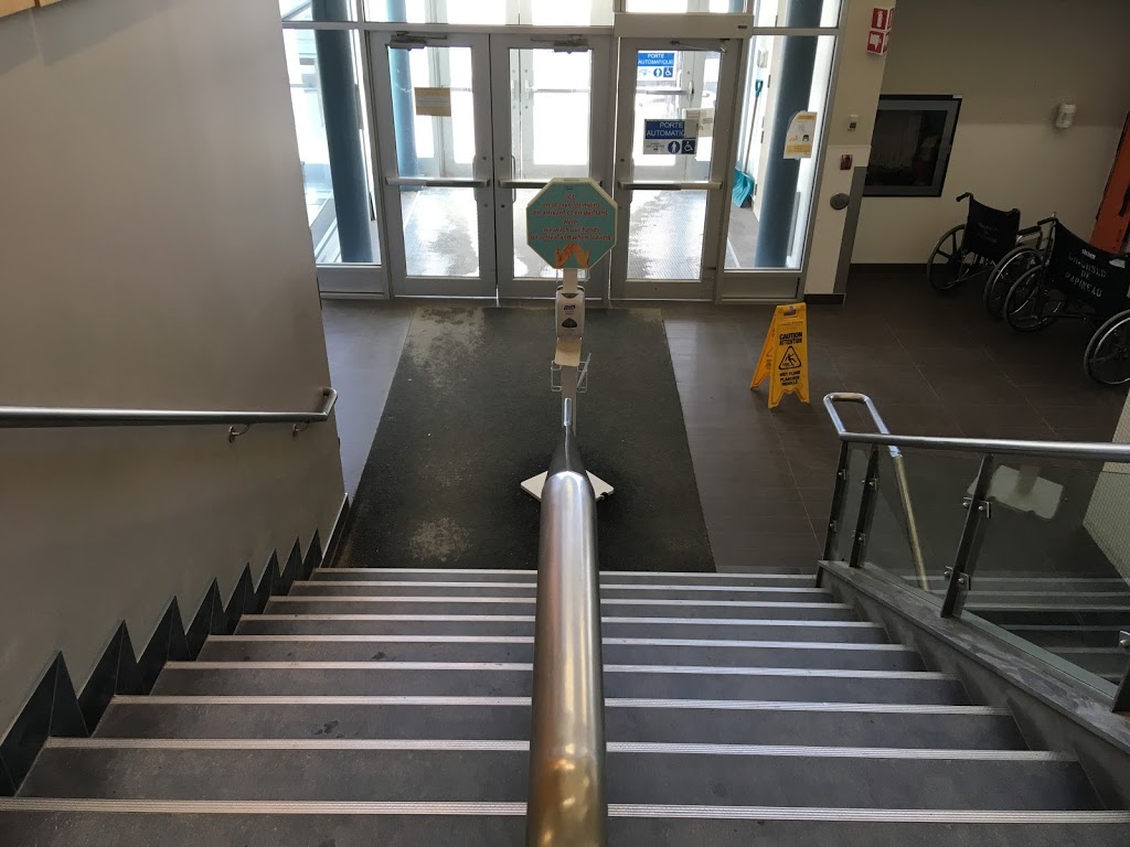 Hospital De Papineau | 155 Rue Maclaren E, Gatineau, QC J8L 2M4, Canada | Phone: (819) 986-3341