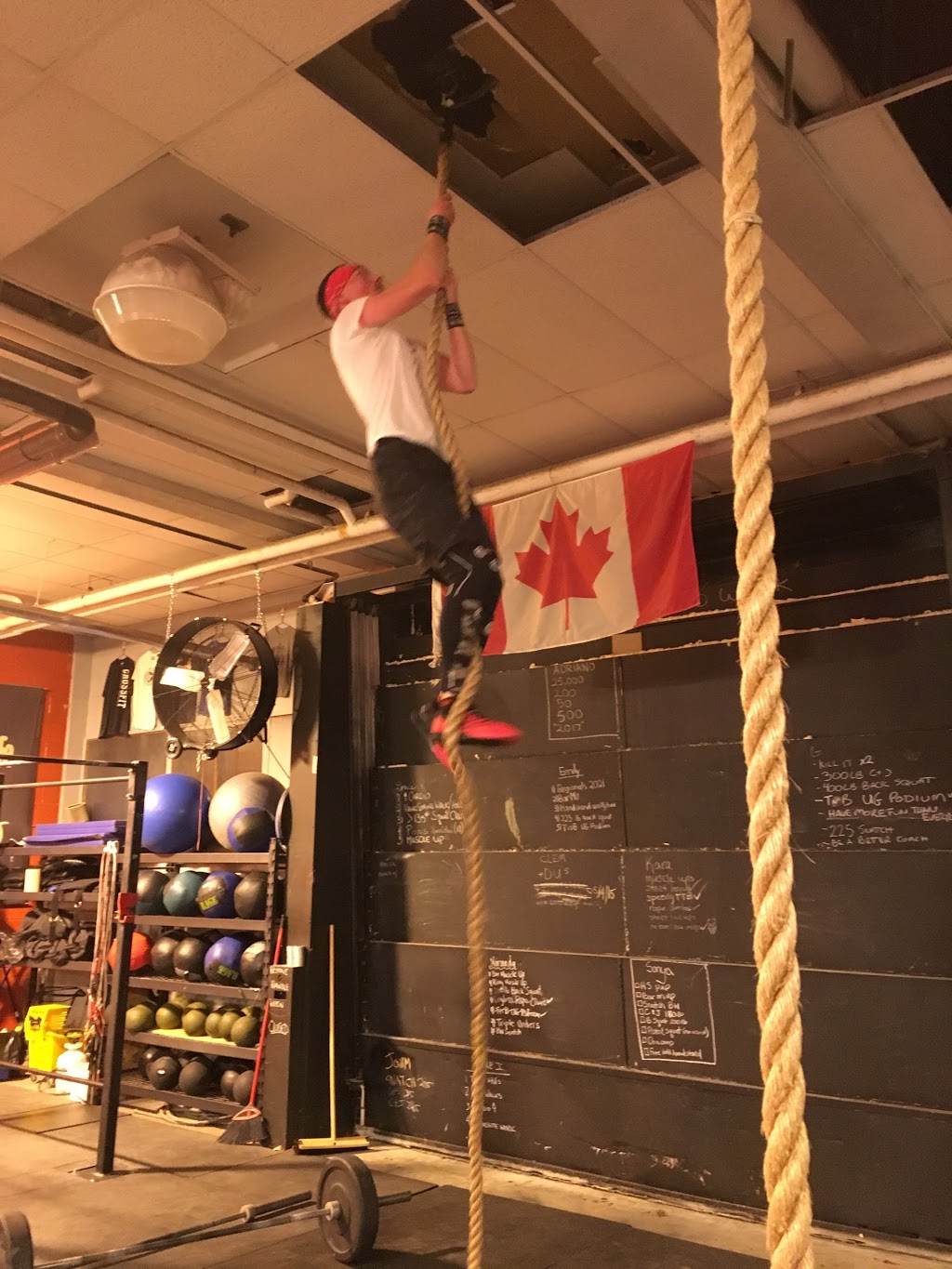 CrossFit 905 | 4554 Montrose Rd, Niagara Falls, ON L2H 1K2, Canada | Phone: (905) 328-4076