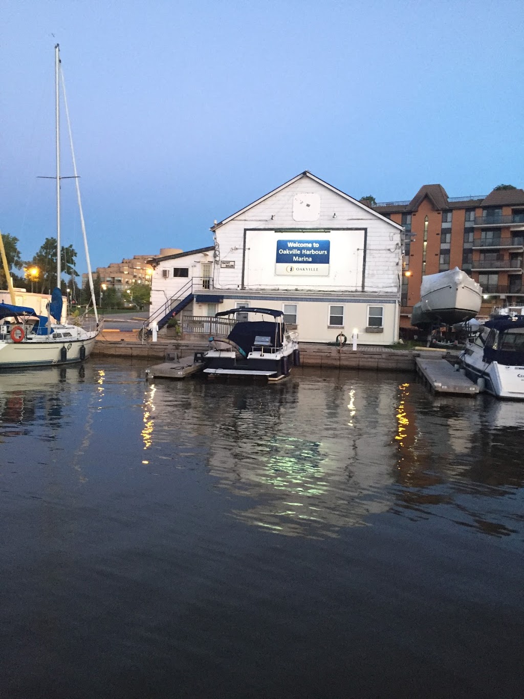 Bronte Harbour Yacht Club | 2514 Lakeshore Rd W, Oakville, ON L6L 1H8, Canada | Phone: (905) 827-6437