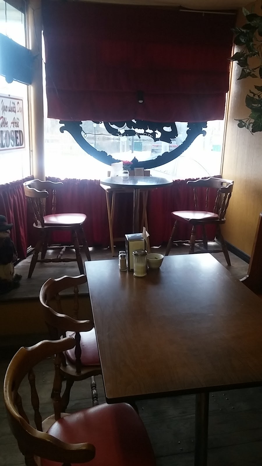 Buckys | 20 Northumberland St, Ayr, ON N0B 1E0, Canada