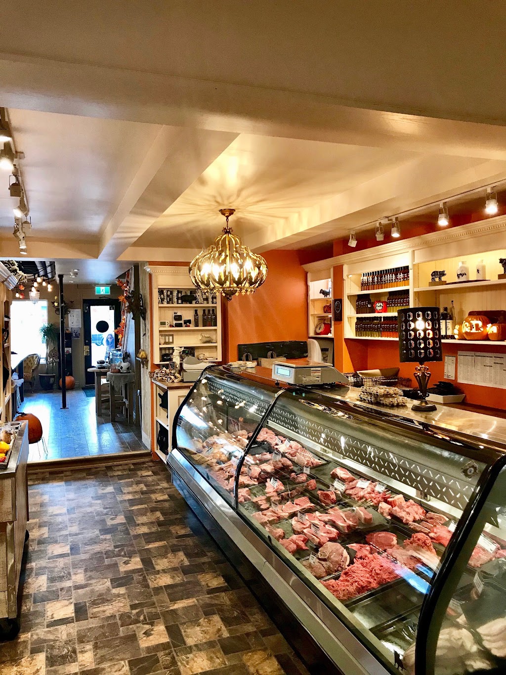 Muckleston & Brockwell - A Fine Butchery | 127 Beechwood Ave., Ottawa, ON K1M 1L5, Canada | Phone: (613) 745-2244