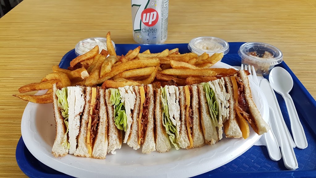 Casse-Croute Flash Bourg | 21231 Boulevard Henri-Bourassa, Québec, QC G2N 1R4, Canada | Phone: (418) 849-6662