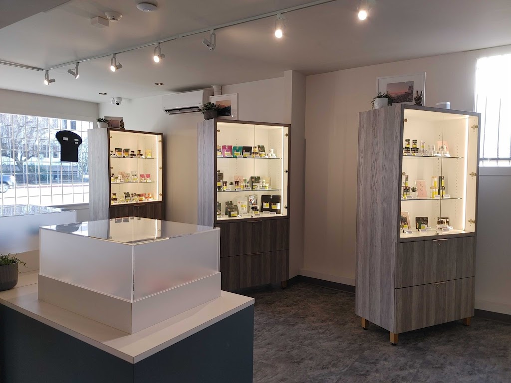 Jima Cannabis - Douglas | 2622 Douglas St, Victoria, BC V8T 4M1, Canada | Phone: (778) 900-0224