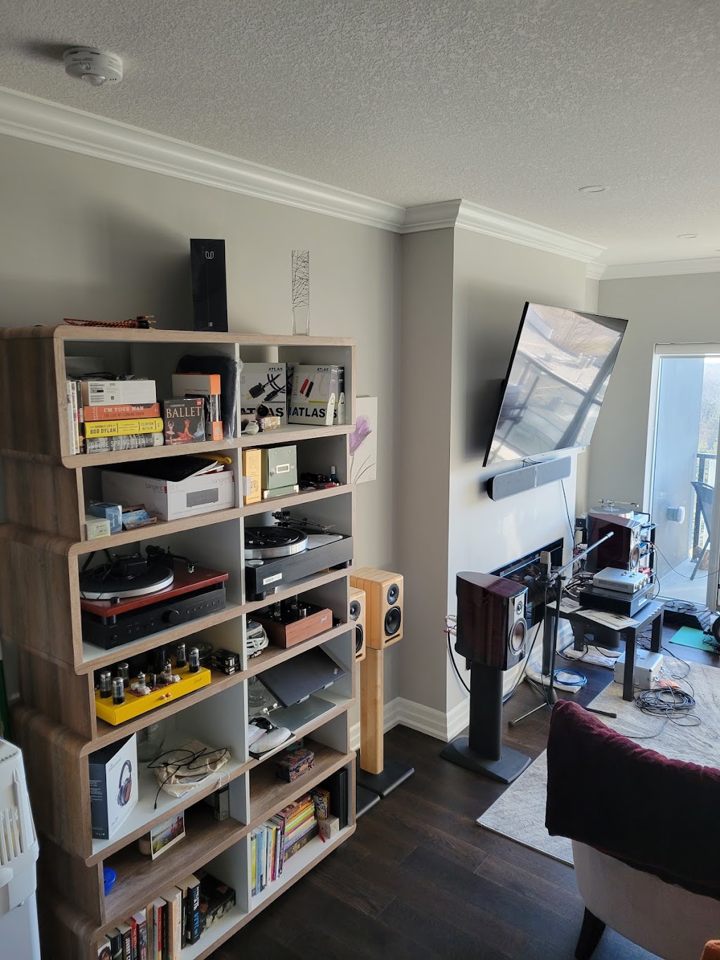 Stereo Untypical | 1878 Gordon St, Guelph, ON N1L 0P4, Canada | Phone: (416) 726-7350