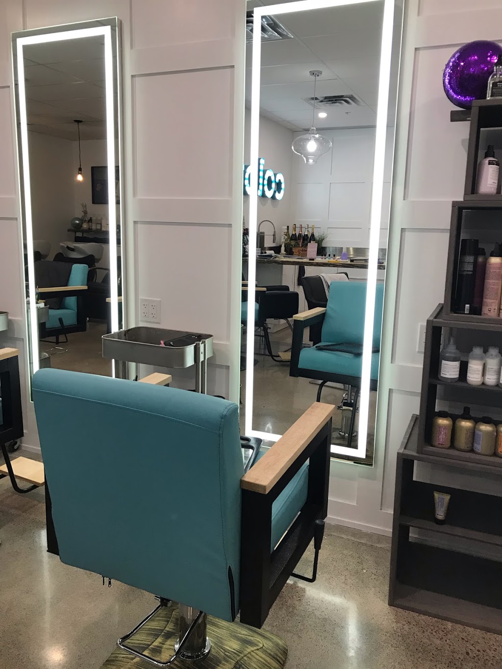 Moda Salon | 2021 Green Rd, Bowmanville, ON L1C 3K7, Canada | Phone: (905) 419-6632