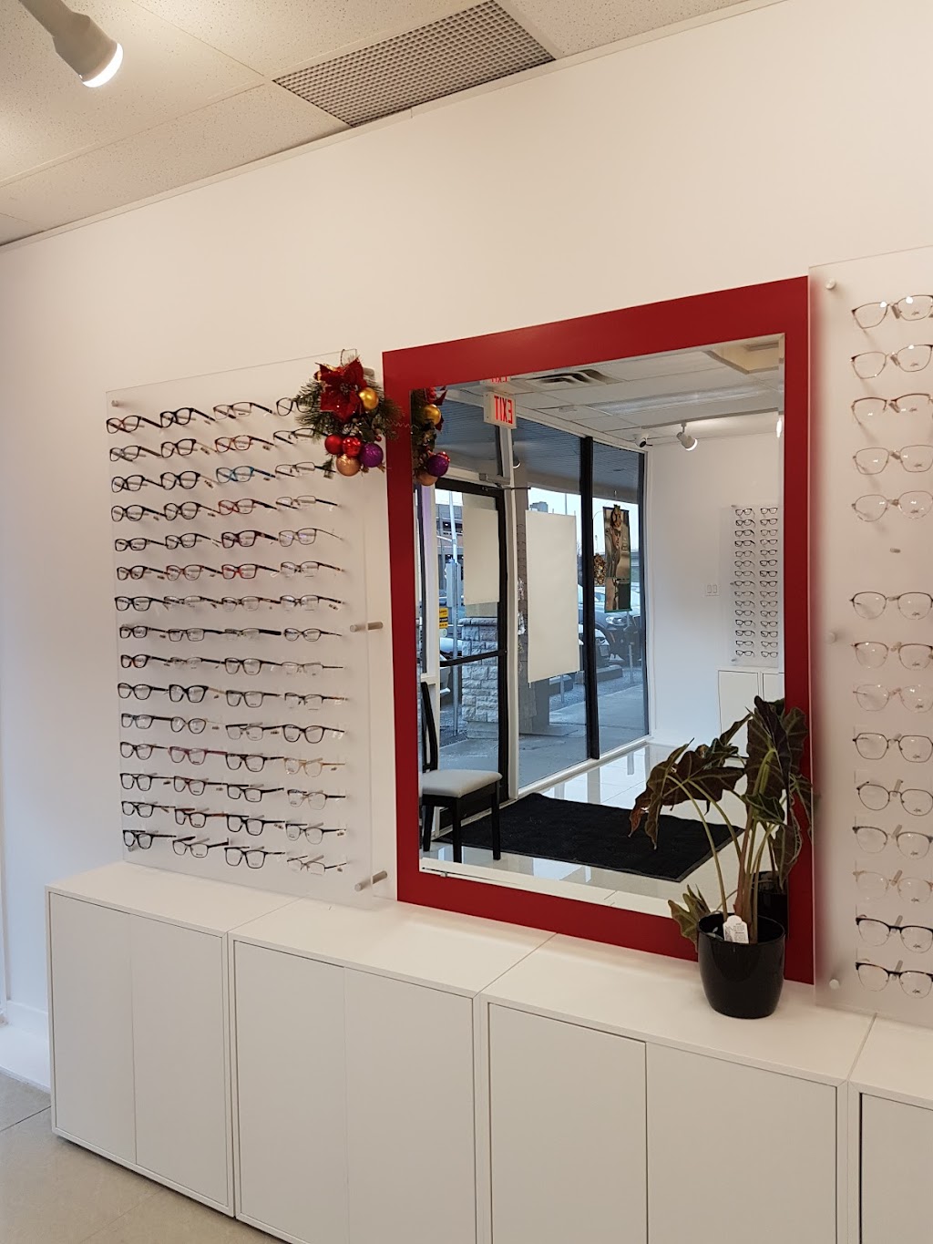 Laurier Optical | 1189 St. Laurent Blvd, Ottawa, ON K1K 3B7, Canada | Phone: (613) 741-4448