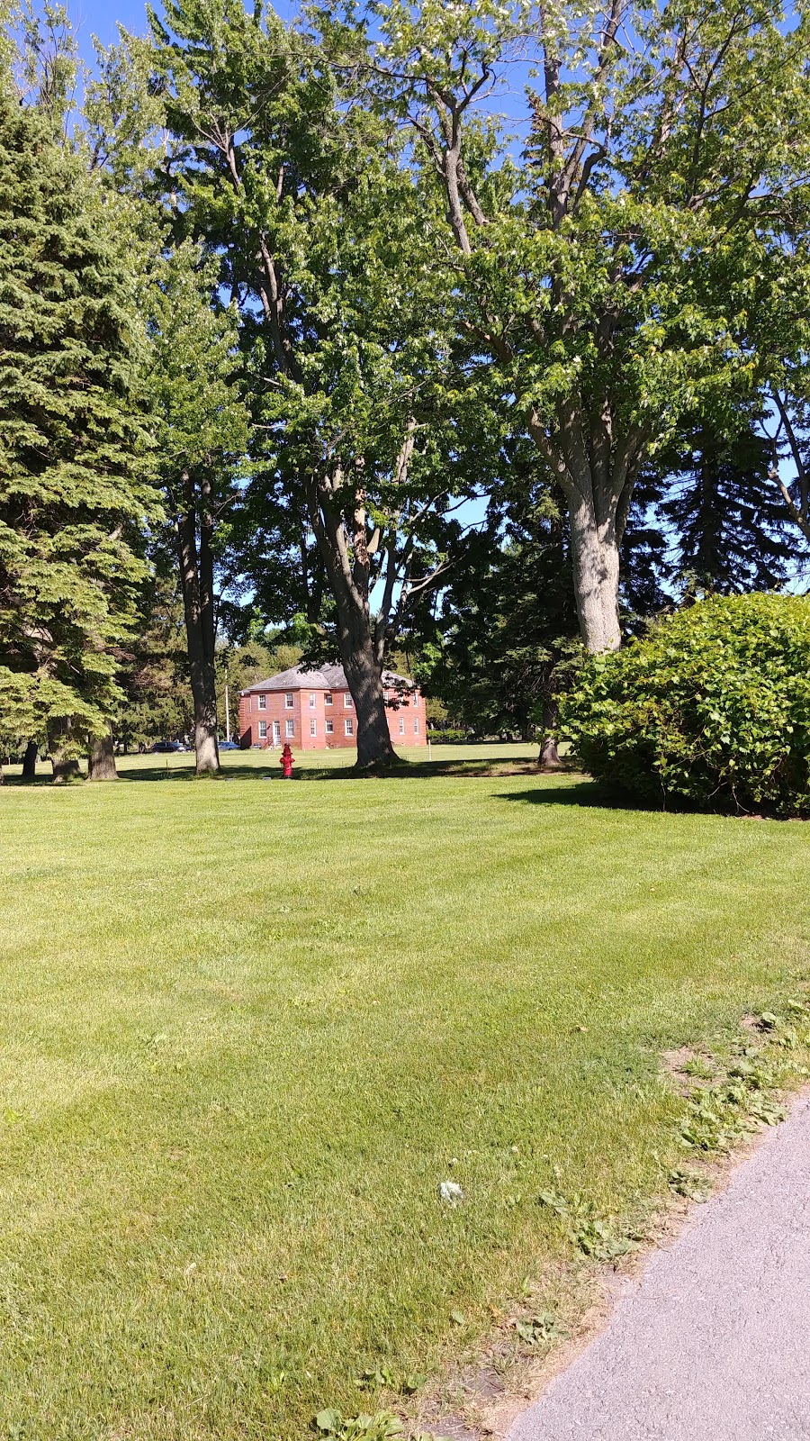 Marina Inn & Suites | 85 Worth St, Sackets Harbor, NY 13685, USA | Phone: (315) 646-3374
