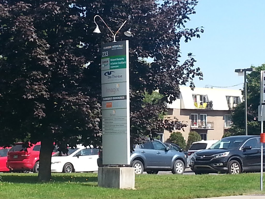 Uniprix Clinique Gaétan Couillard - Pharmacie affiliée | 233 Rue Turgeon local 103, Sainte-Thérèse, QC J7E 3J8, Canada | Phone: (450) 430-2300