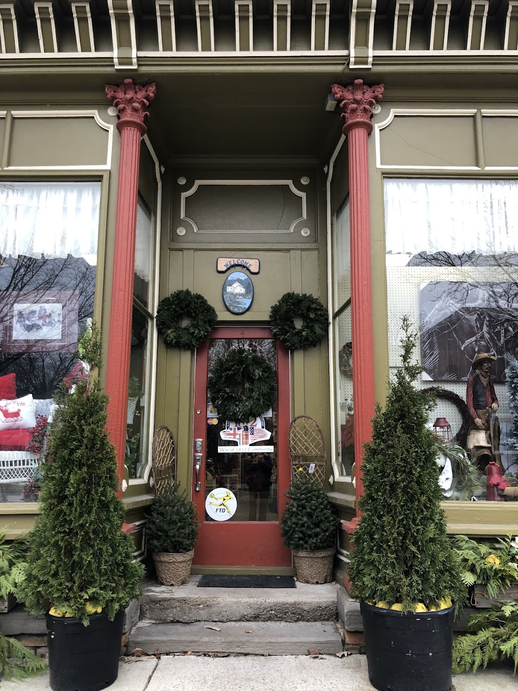 Laurie Clark Design | 9 Victoria St, Thamesville, ON N0P 2K0, Canada | Phone: (519) 692-5519
