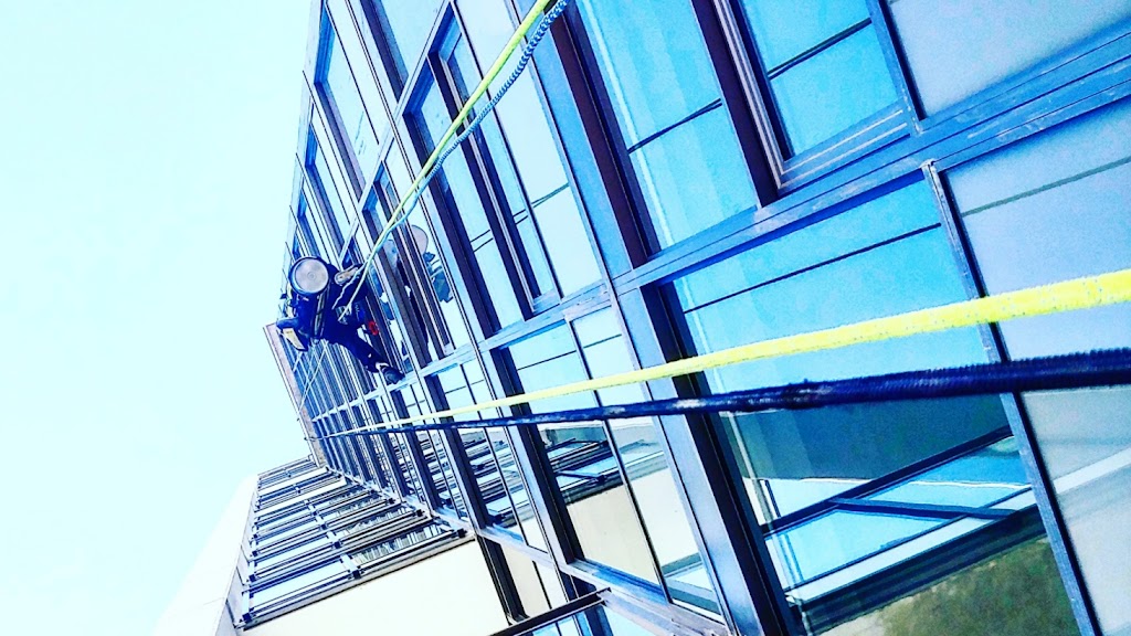 The Window Viper Glass & Gutter Cleaning Service Inc. | 6054 Chippewa Rd, Duncan, BC V9L 5P5, Canada | Phone: (250) 815-5877