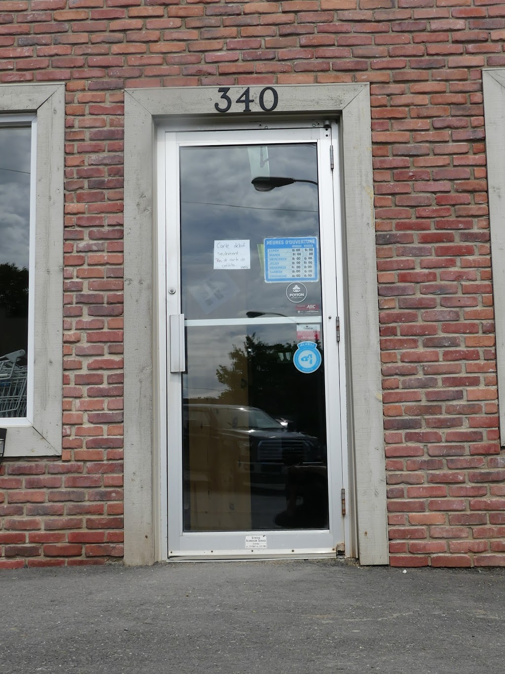 Marché Richelieu - Épicerie Jacques Ducharme | 340 Rue Principale C.P. 194, Potton, QC J0E 1X0, Canada | Phone: (450) 292-5252
