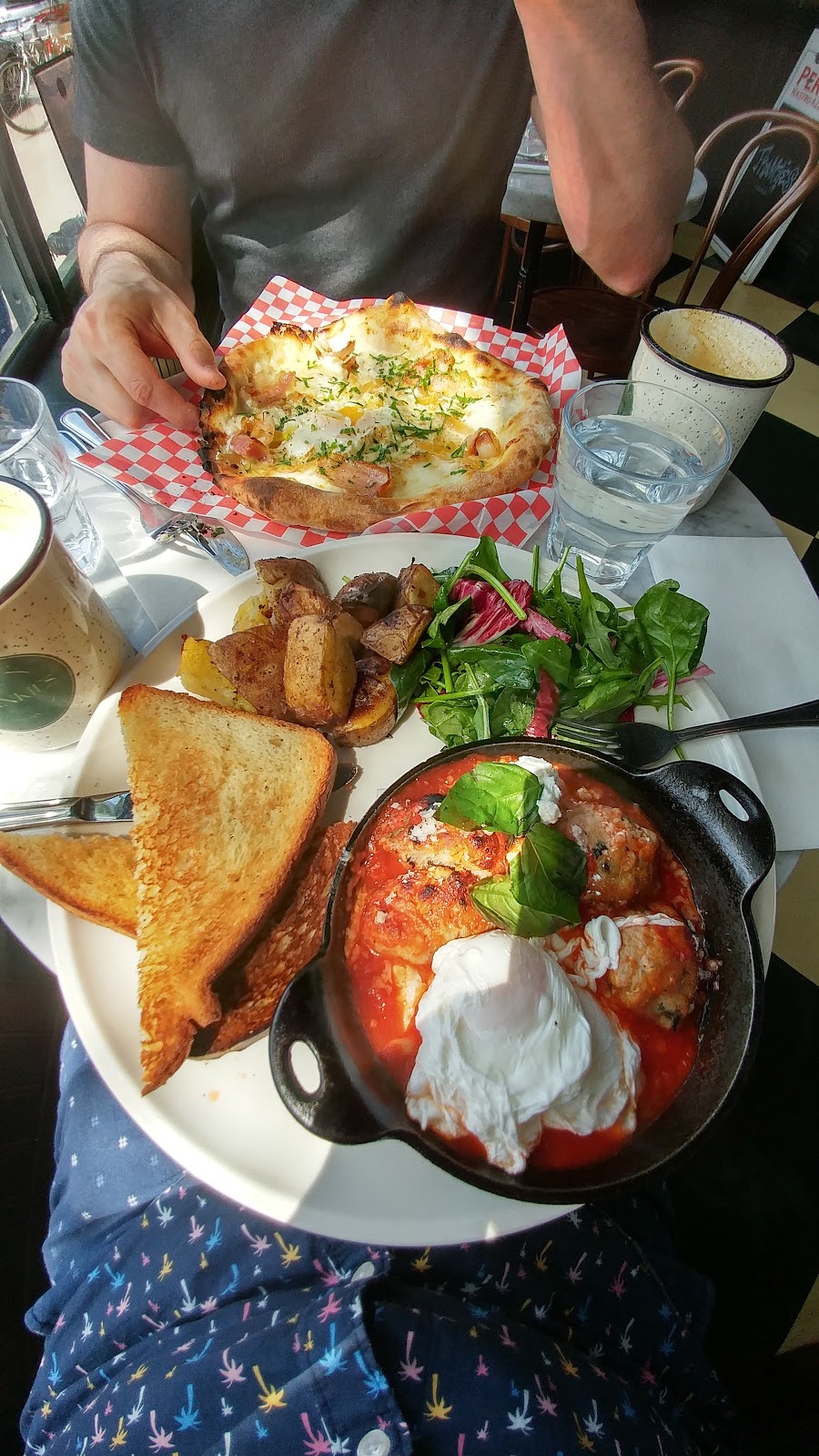 Frankies Italian | 892 Queen St E, Toronto, ON M4M 1J3, Canada | Phone: (647) 351-2524