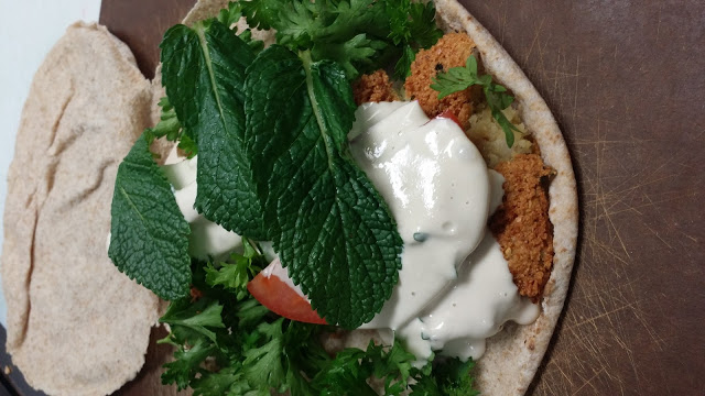 Falafel Manie | 2157 Boulevard Curé-Labelle, Laval, QC H7T 1R3, Canada | Phone: (450) 973-3999