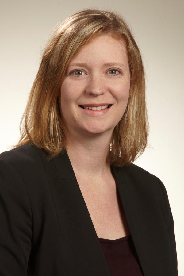 Edward Jones - Financial Advisor: Sara Scott | 945 Queen St, Kincardine, ON N2Z 2Y2, Canada | Phone: (519) 396-9007