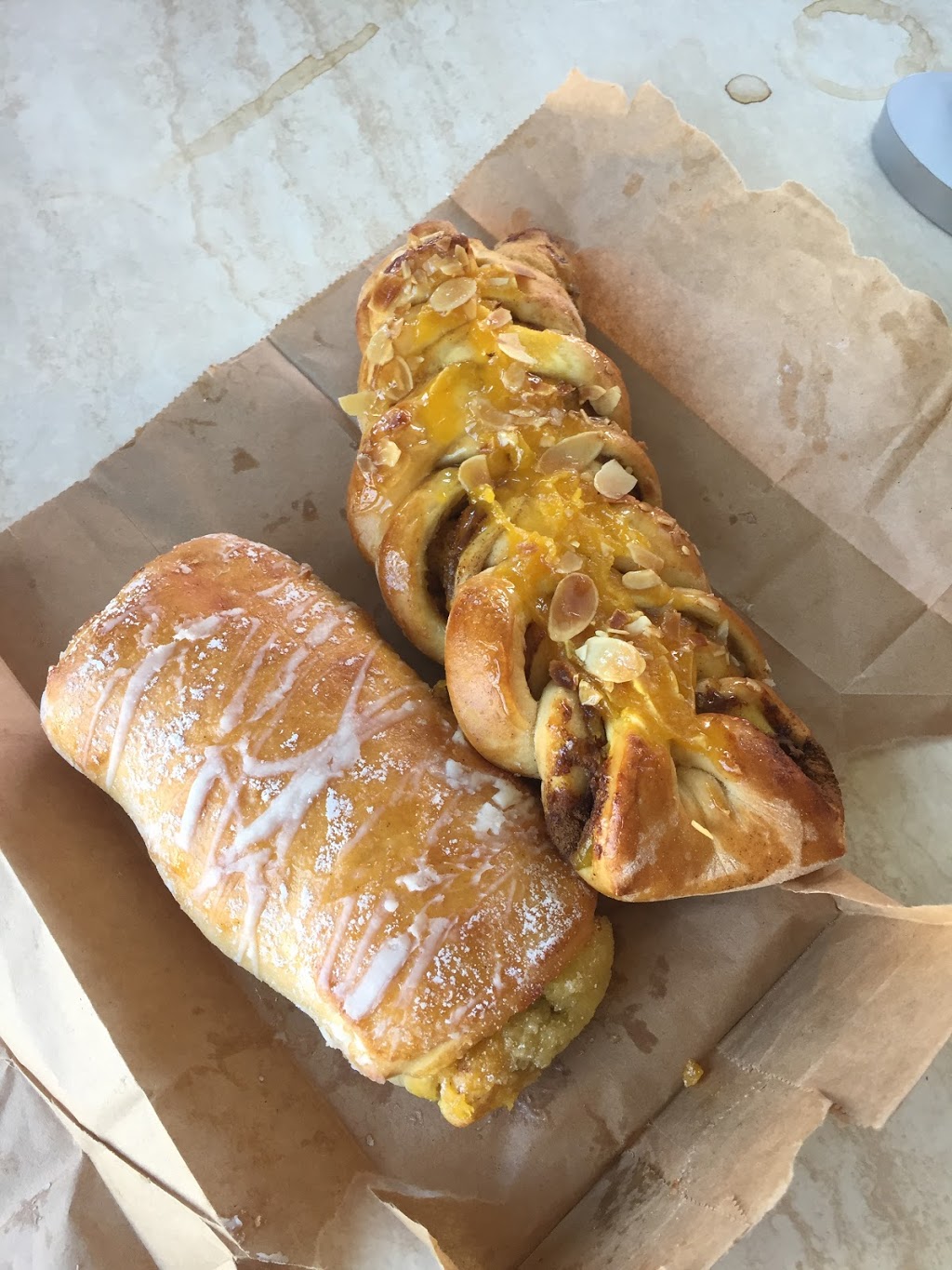 Paris Bakery | 654 Lansdowne Ave, Toronto, ON M6H 3Z5, Canada | Phone: (416) 532-9203