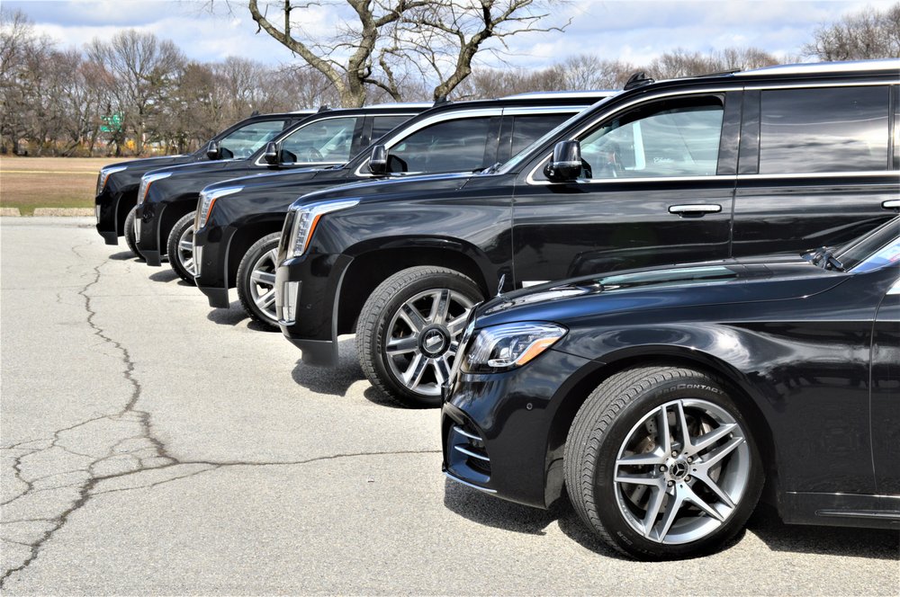 Bowmanville Limo | 53 Strathmanor Dr, Bowmanville, ON L1C 4L3, Canada | Phone: (905) 436-3943