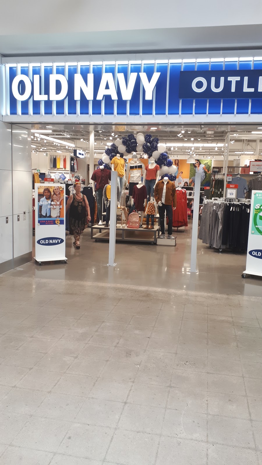 Old Navy Outlet | 3311 Simcoe 89 Unit C18, Cookstown, ON L0L 1L0, Canada | Phone: (705) 458-9475