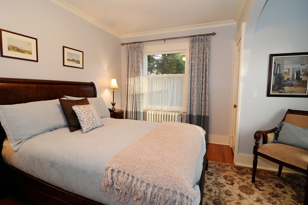 Haddon House Vacation Rental | 5558 Buckingham Ave, Burnaby, BC V5E 2A1, Canada | Phone: (604) 522-2363