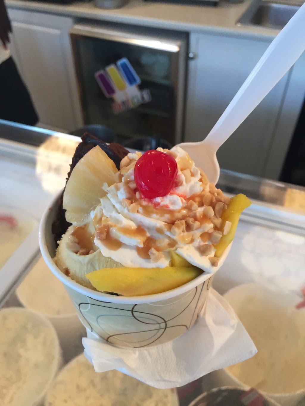 Jr. Sweets | 522 Oakwood Ave, York, ON M6E 2X1, Canada | Phone: (416) 913-0110