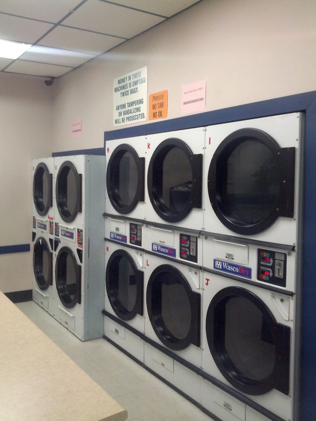 Bowness Laundromat | 6304 Bowness Rd NW, Calgary, AB T3B 0E6, Canada | Phone: (403) 460-6777