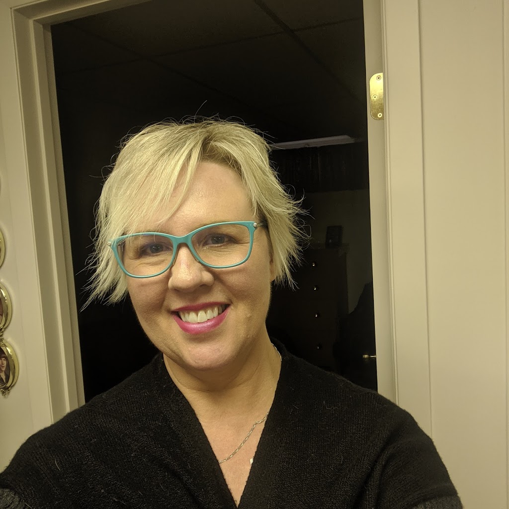 Roostertails Hair Salon | 136 49 Ave W, Claresholm, AB T0L 0T0, Canada | Phone: (403) 625-2959