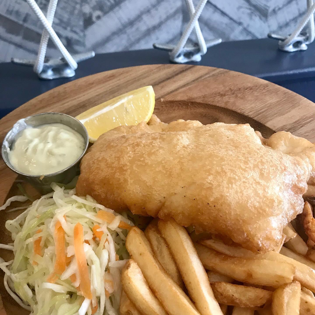 Johns Fish N Chips | 5090 Dundas St W, Etobicoke, ON M9A 1C2, Canada | Phone: (416) 231-3474