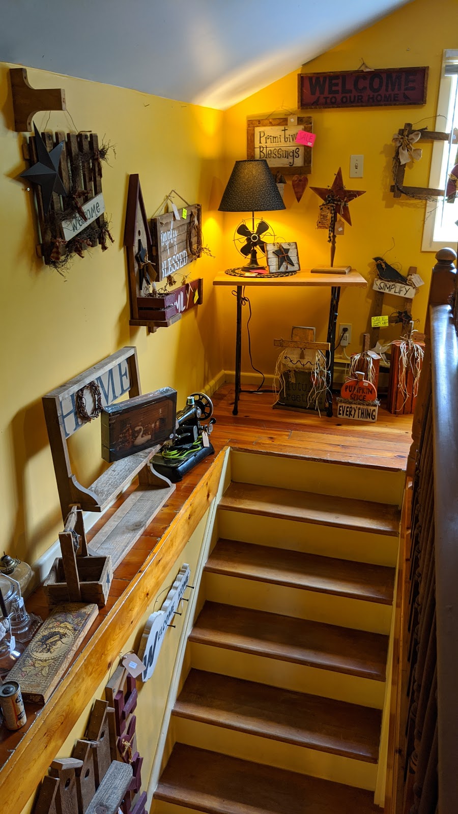 Cluttered Cupboard | 217 Hwy 6, Wiarton, ON N0H 2T0, Canada | Phone: (519) 534-9810