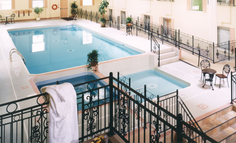 Crowne Plaza Niagara Falls-Fallsview, an IHG Hotel | 5685 Falls Ave, Niagara Falls, ON L2E 6W7, Canada | Phone: (905) 374-4447
