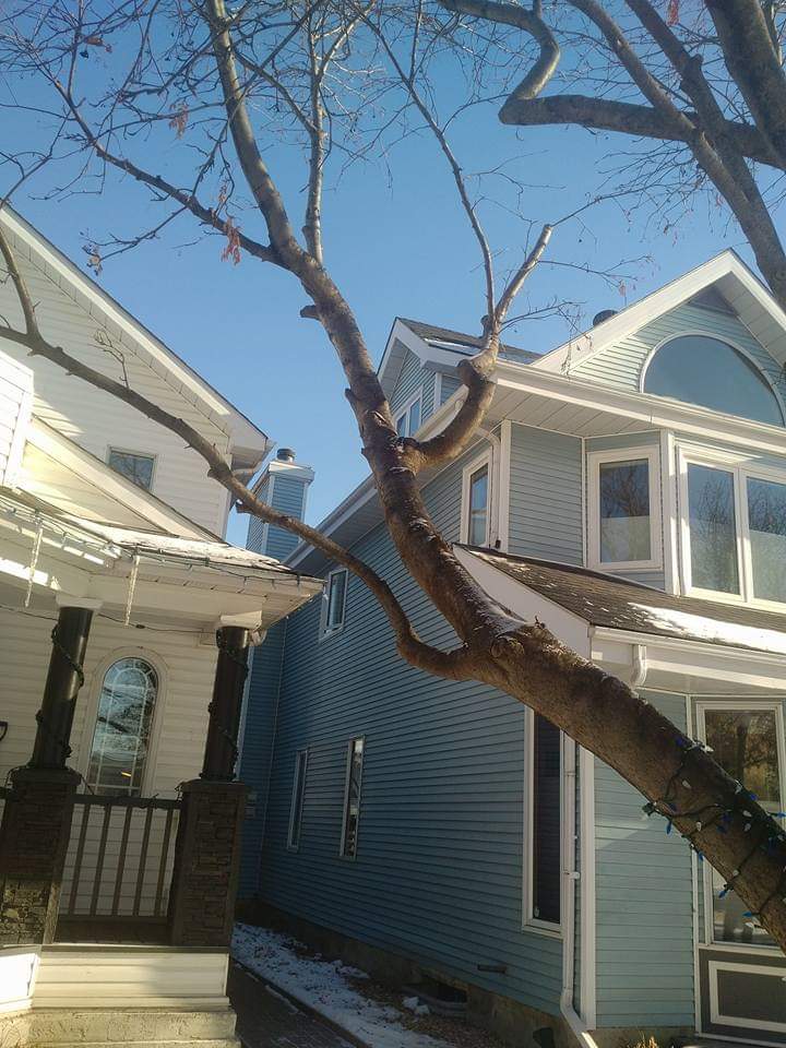 R&R Eavestrough and Developments | 89 St NW, Edmonton, AB T5B 3W2, Canada | Phone: (780) 918-4893