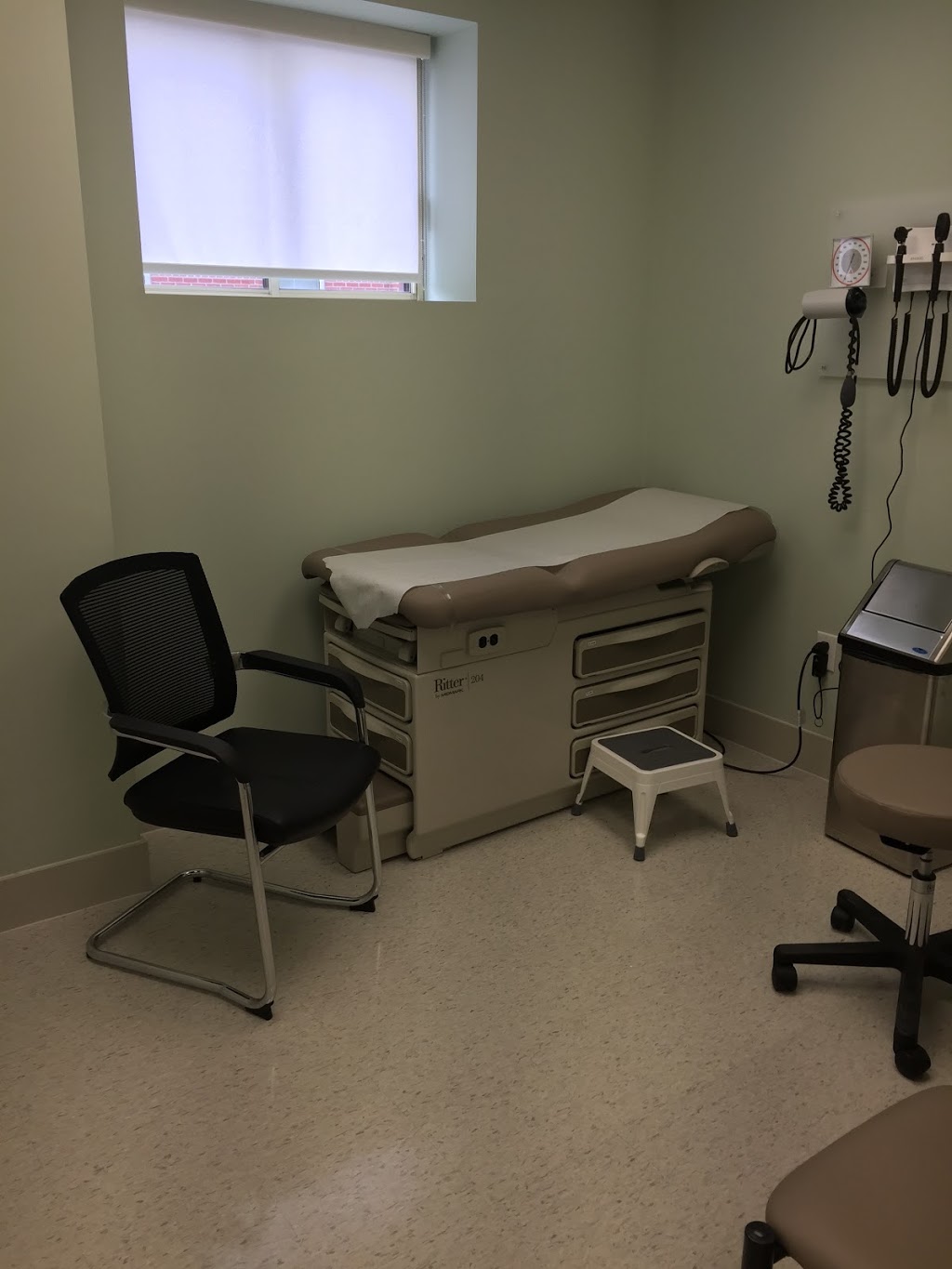 Bee Town Medical Center | 34 Main St W, Beeton, ON L0G 1A0, Canada | Phone: (905) 729-1000