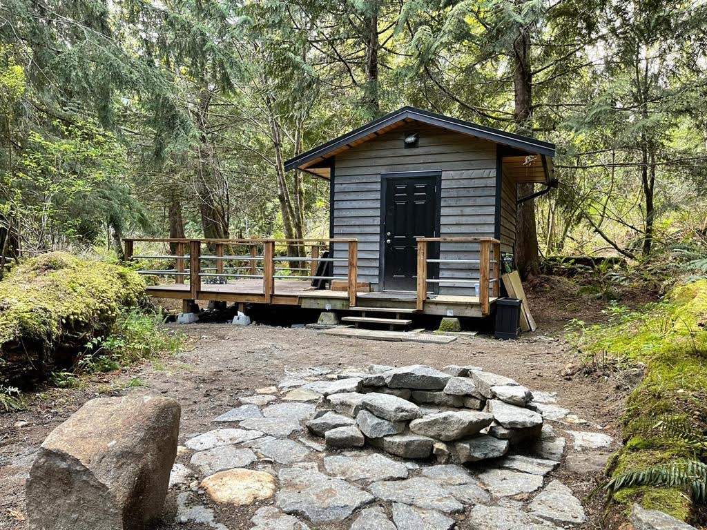 Twin Creeks Estate | 195 Williamsons Landing Rd, Gibsons, BC V0N 1V6, Canada | Phone: (778) 994-2200