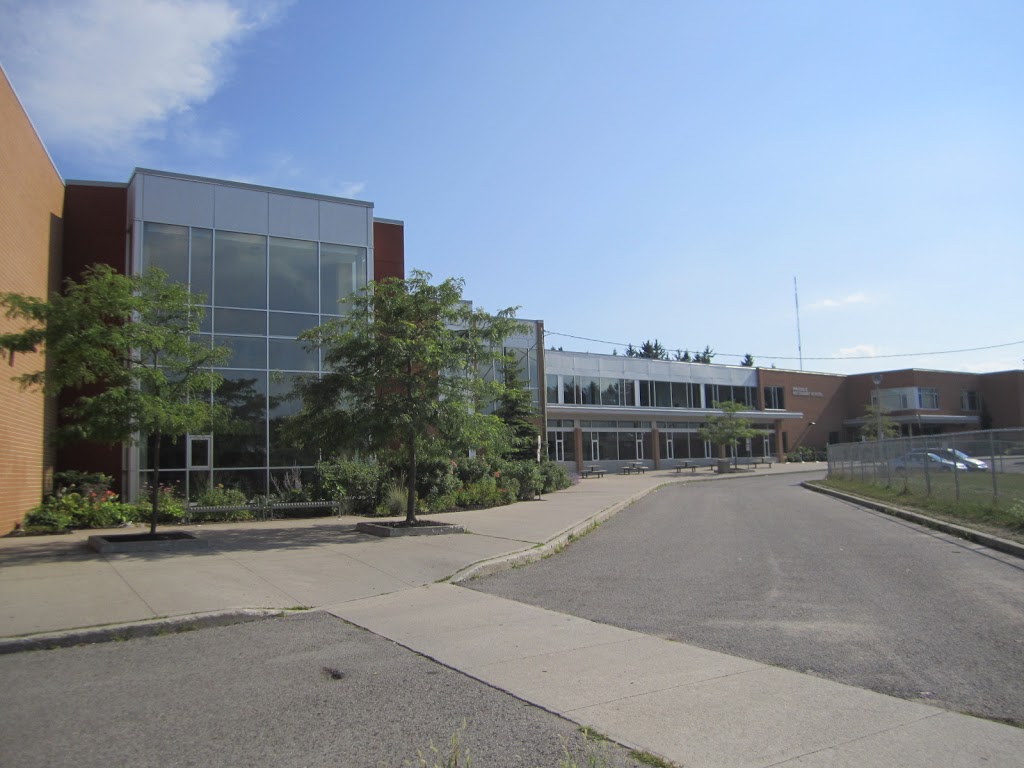 Innisdale Secondary School (ISS) | 95 Little Ave, Barrie, ON L4N 2Z4, Canada | Phone: (705) 726-2552