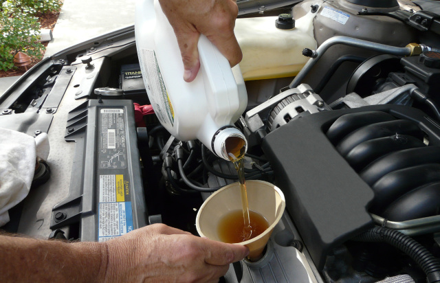 Oil Change | Lube | Car Service | 340 Garyray Dr, North York, ON M9L 1P5, Canada | Phone: (416) 742-4444