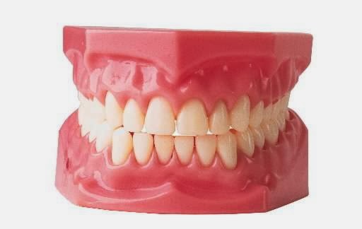 H R Denture Clinic | 14834 Yonge St, Aurora, ON L4G 1N2, Canada | Phone: (905) 841-6000