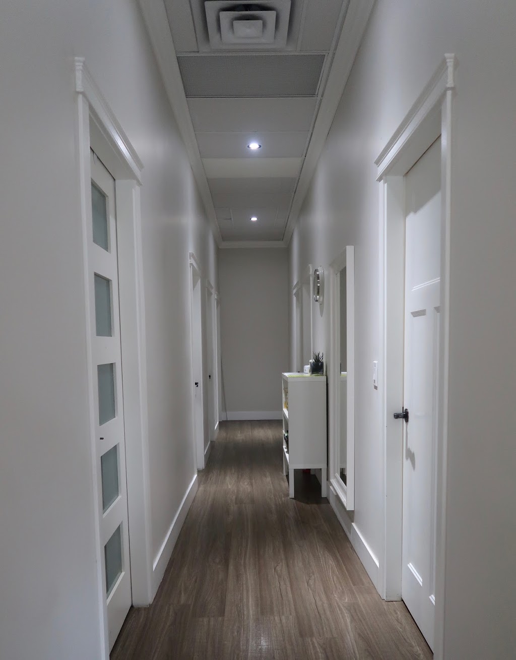 테마 / Solutions Of The Skin | 4563 North Rd, Burnaby, BC V3N 4J5, Canada | Phone: (604) 420-4207