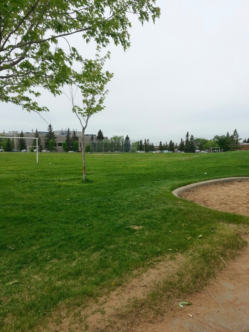 Kameyosek School | 250 Lakewood Rd E Northwest, Edmonton, AB T6K 3L4, Canada | Phone: (780) 462-8724