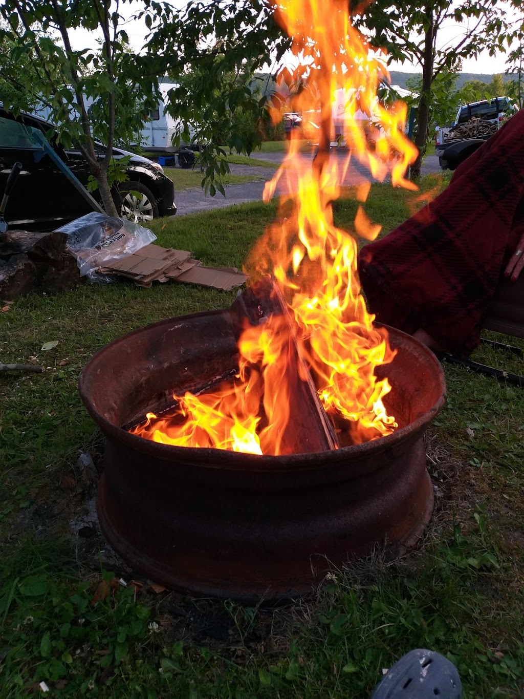 Camping A La Clairiere | 2000 Chem. du Tour du Lac des Iles, Mont-Laurier, QC J9L 3G7, Canada | Phone: (819) 623-2607