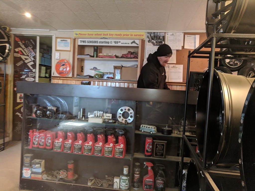 Sterling Tire Services | 20 Ley Blvd, Keswick, ON L4P 2K4, Canada | Phone: (905) 476-3507