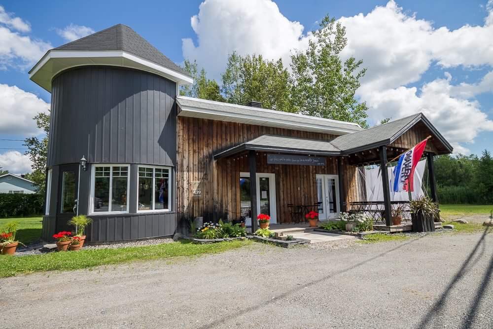 LA STATION | 439 Rue Principale, Eastman, QC J0E 1P0, Canada | Phone: (579) 437-8484