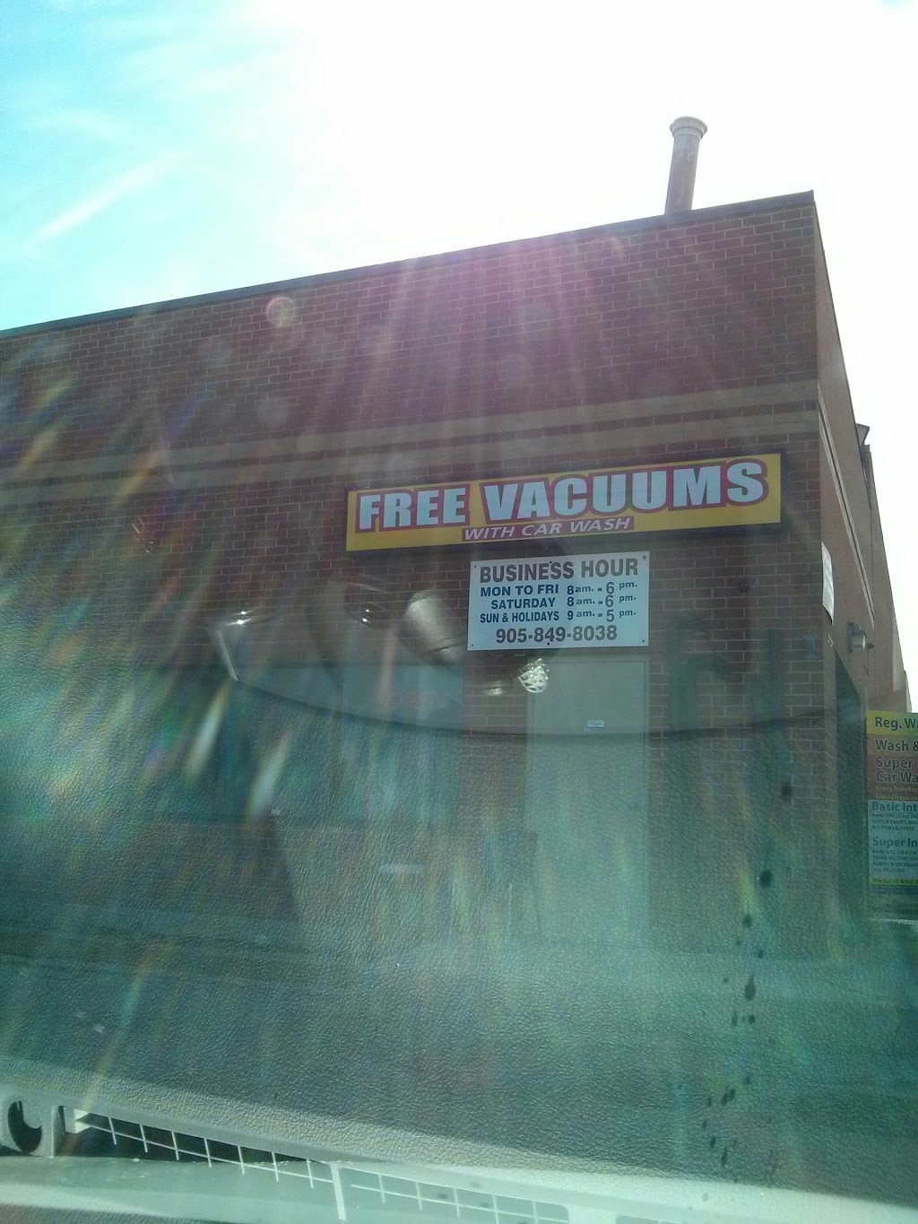 Mega City Car Wash | 210 North Service Road, Oakville, ON L6M 2Y2, Canada | Phone: (905) 849-8038
