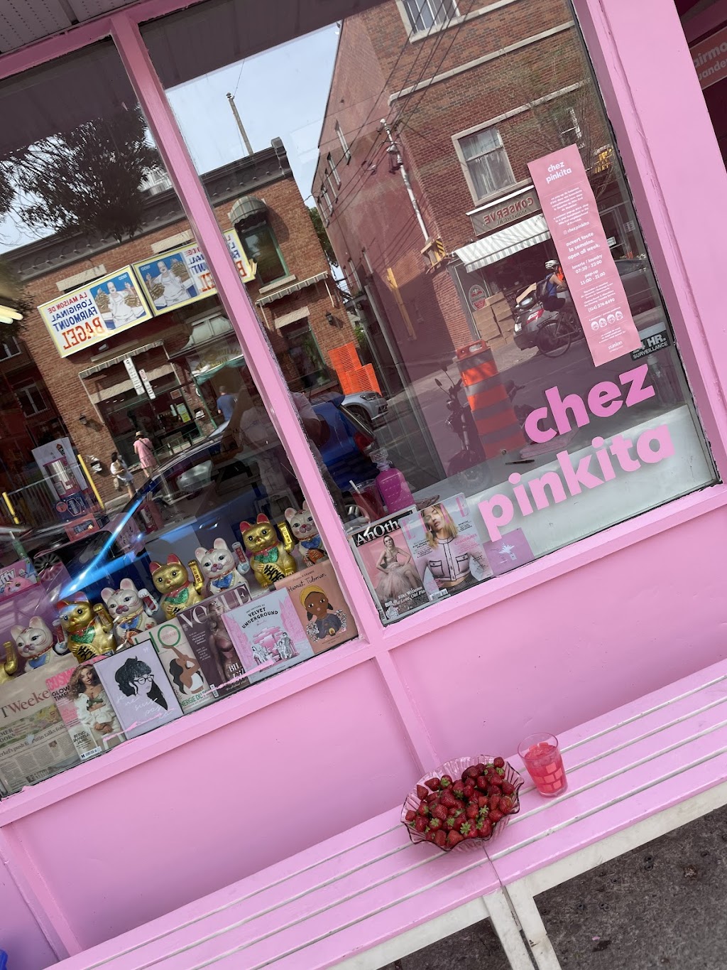 Chez Pinkita | 75 Av. Fairmount O, Montréal, QC H2T 2M3, Canada | Phone: (514) 654-4797
