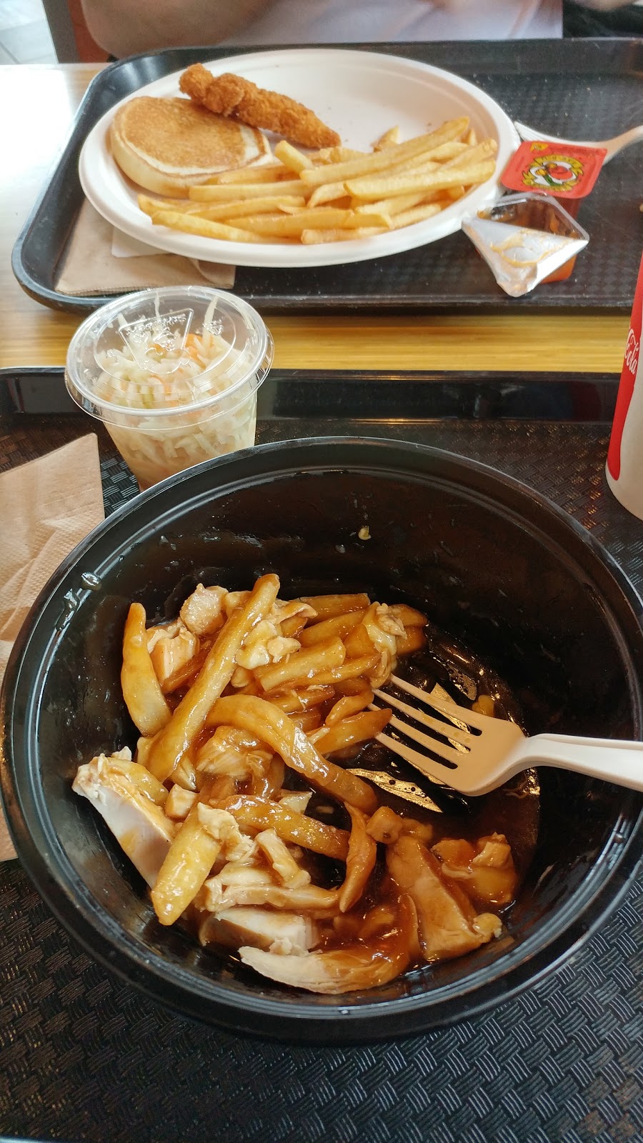 St-Hubert Express | 2262 Boul du Faubourg, Boisbriand, QC J7H 1S3, Canada | Phone: (514) 385-5555