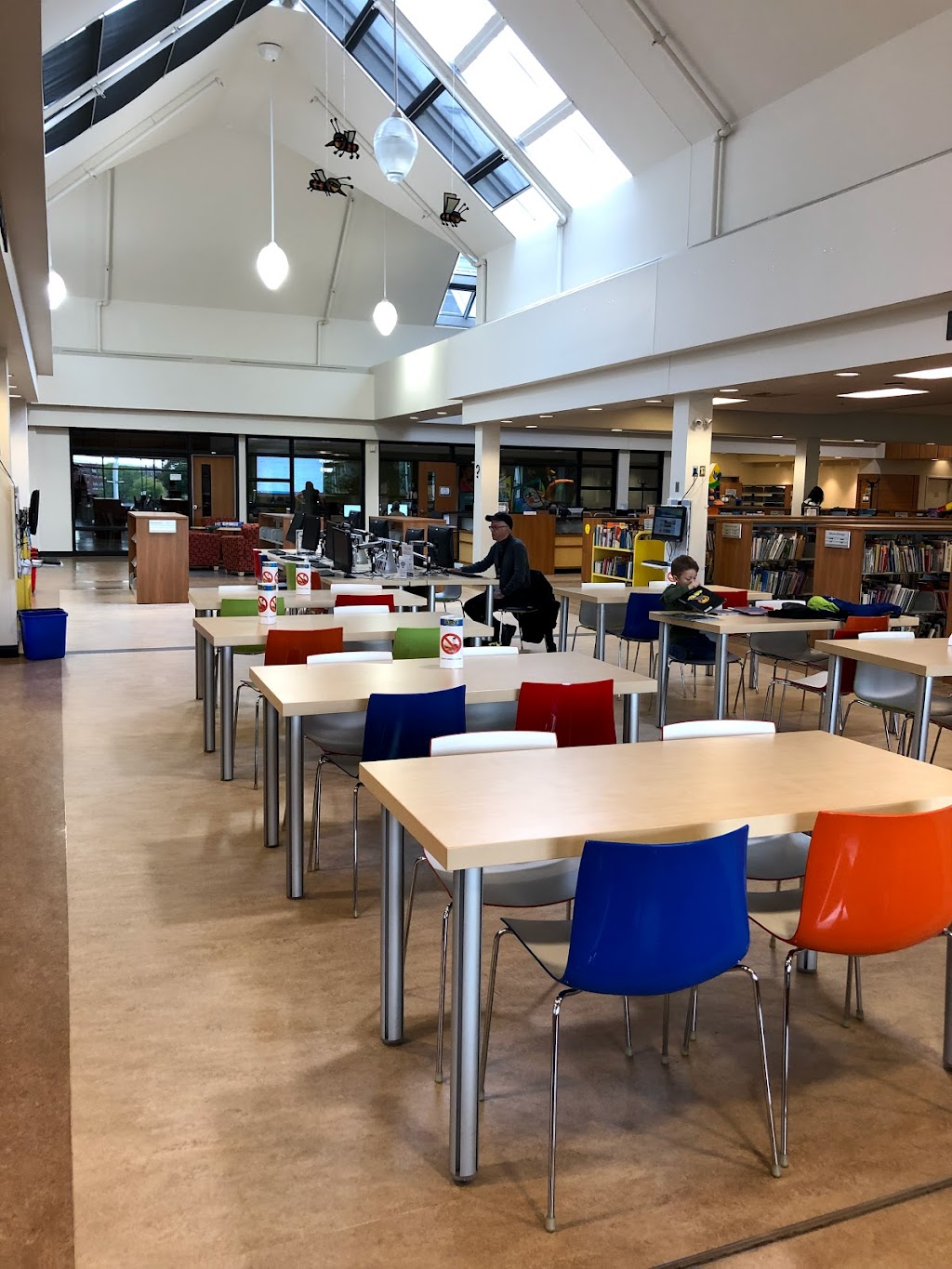 Sainte-Thérèse Public Library | 150 Bd du Séminaire, Sainte-Thérèse, QC J7E 1Z2, Canada | Phone: (450) 434-1440
