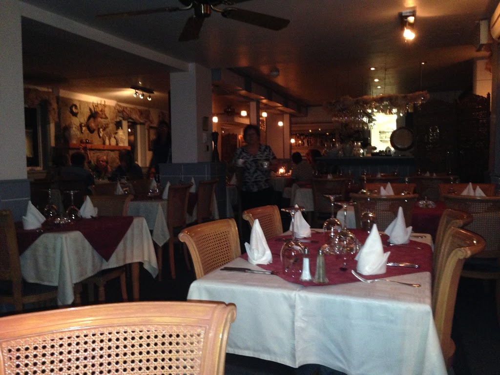 Restaurant Le Sauvignon | 140 Rue Principale, Saint-Sauveur, QC J0R 1R6, Canada | Phone: (450) 227-2232