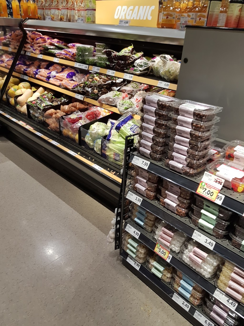 Smart Centres North Park Plaza | Keele St, Toronto, ON M6L 1A4, Canada