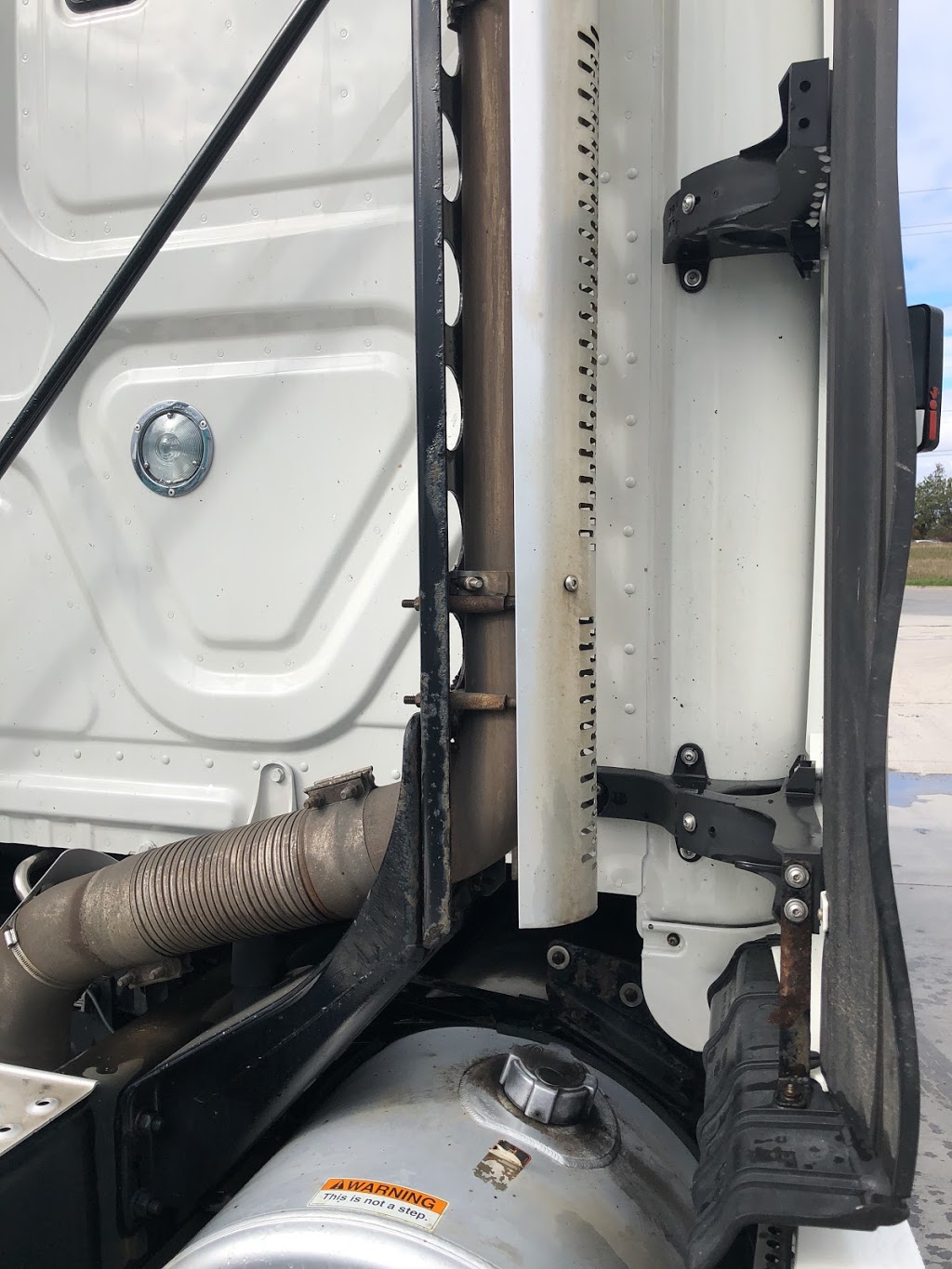 Blue Beacon Truck Wash of Milton, ON | 40 Chisholm Dr, Milton, ON L9T 3G9, Canada | Phone: (905) 878-3060