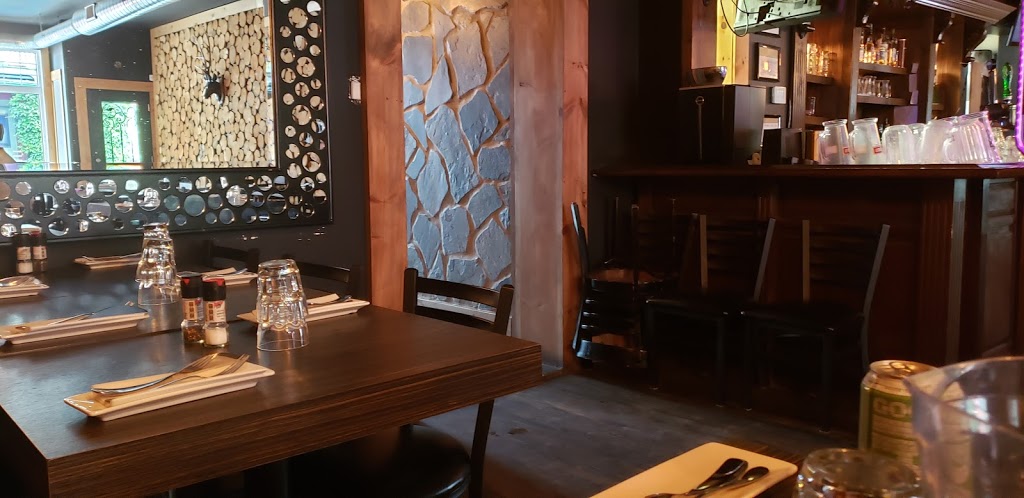 Resto-Bar La Galoche | 1065 Rue du Marché, Acton Vale, QC J0H 1A0, Canada | Phone: (450) 546-4011
