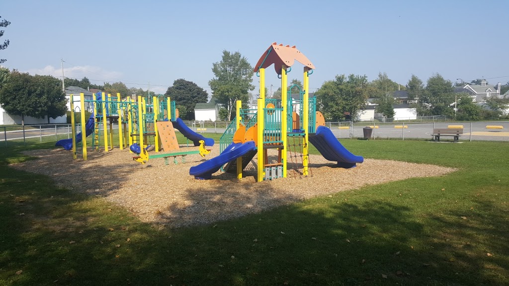Parc Chevalier | 491 Rue du Méandre, Québec, QC G1C 7L3, Canada | Phone: (418) 641-6500